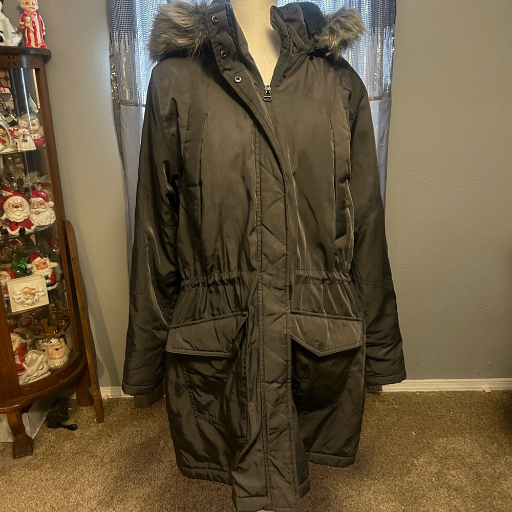 Universal Thread Black Puffer Coat with Faux Fur Hood